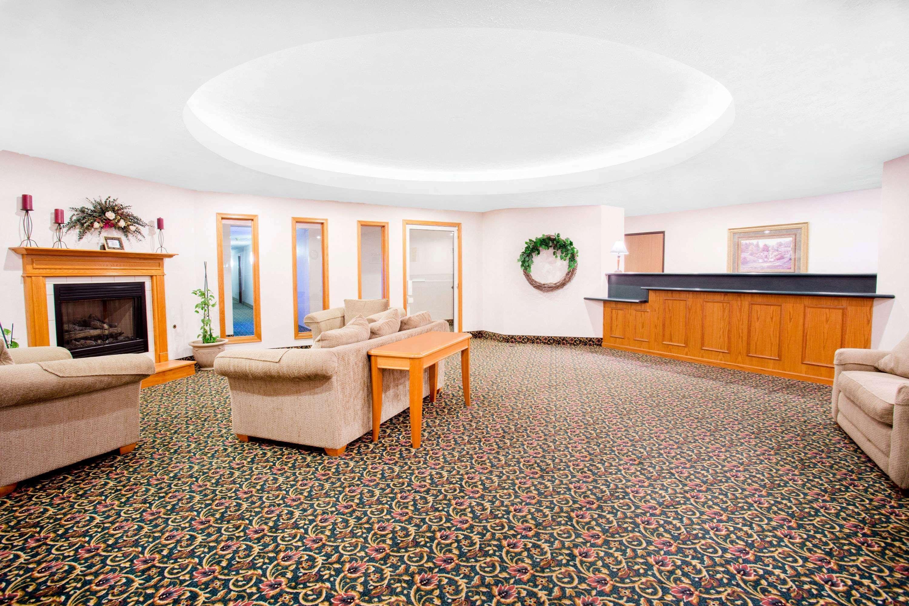 Burgundy Inn & Suites By Oyo El Paso エクステリア 写真