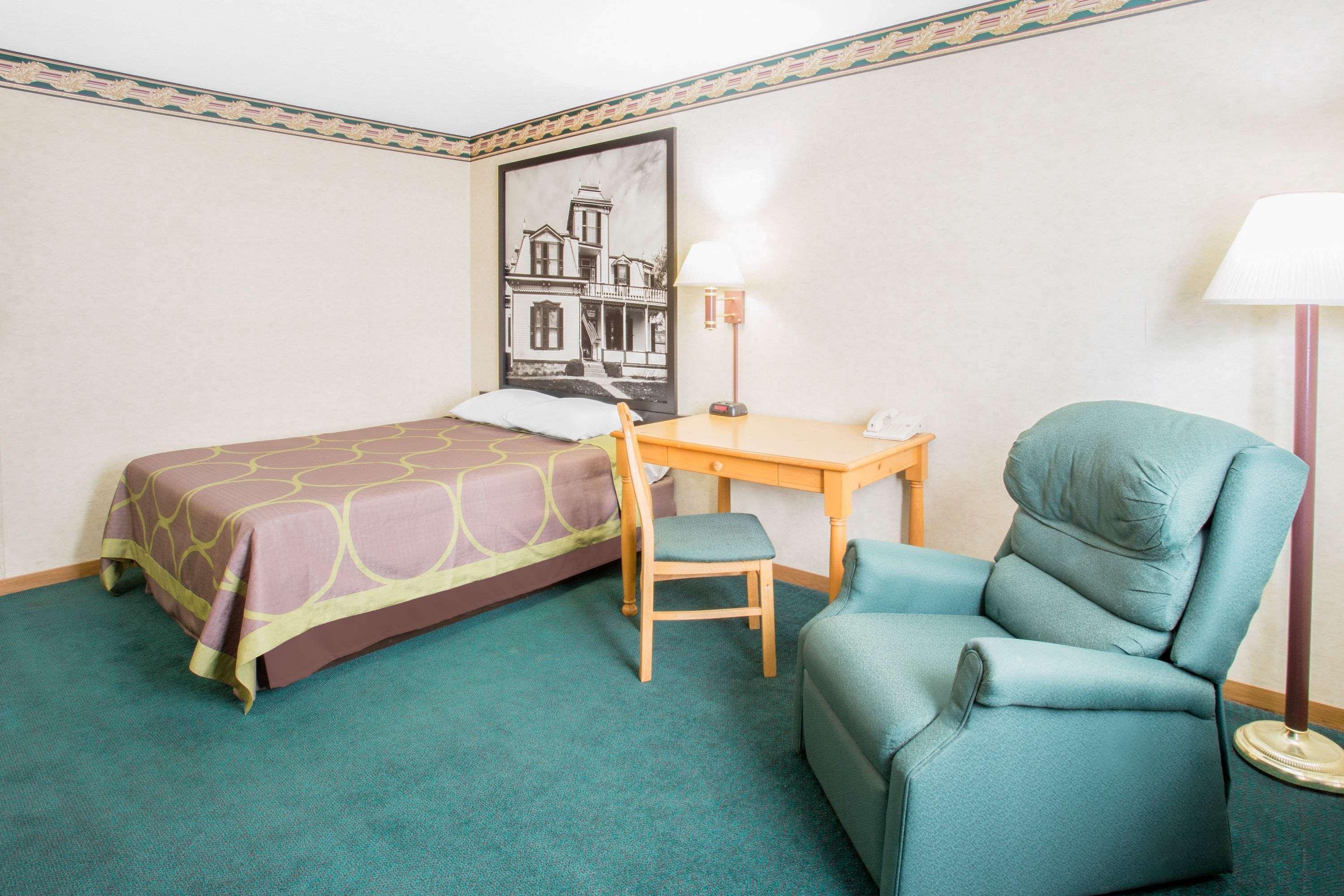 Burgundy Inn & Suites By Oyo El Paso エクステリア 写真